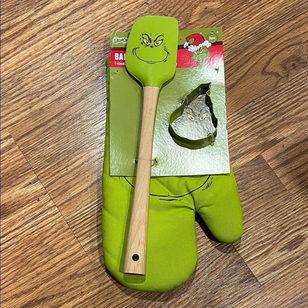 Dr. Seuss Green Grinch Cooking Utensil Set